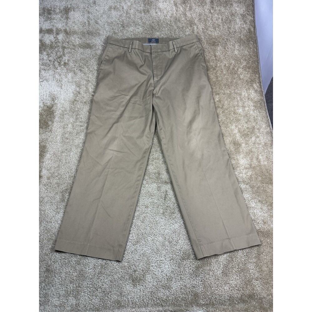 Dockers D3 Classic Fit Tan Khakis Flat Front 38 x 30 Straight Leg A631